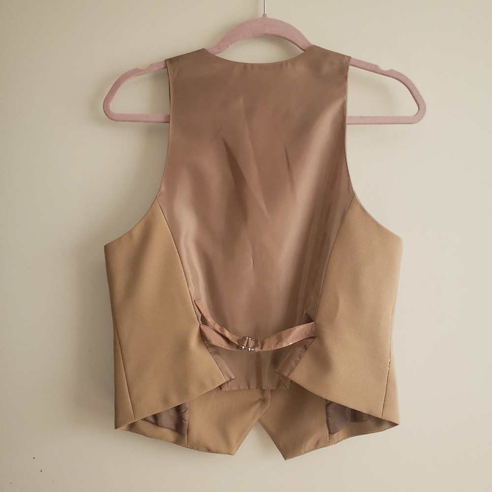 Vest - Picture 2 of 3